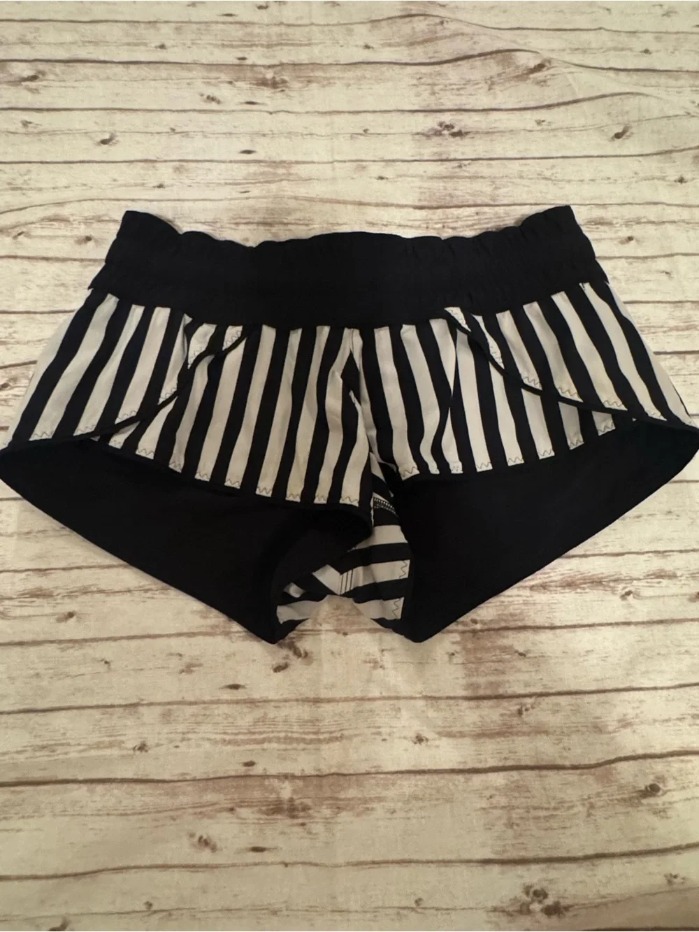 Lululemon Reversible Surf Short•Apex Stripe - Picture 2 of 7